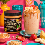 A pasta de amendoim favorita de quem treina... e também de quem simplesmente ama comer bem. Feita com amendoim torradinho e enriquecida com whey protein, entrega uma textura cremosa, sabor intenso e muita praticidade para o dia a dia. Experimente com frutas, panquecas, shakes ou direto da colher.